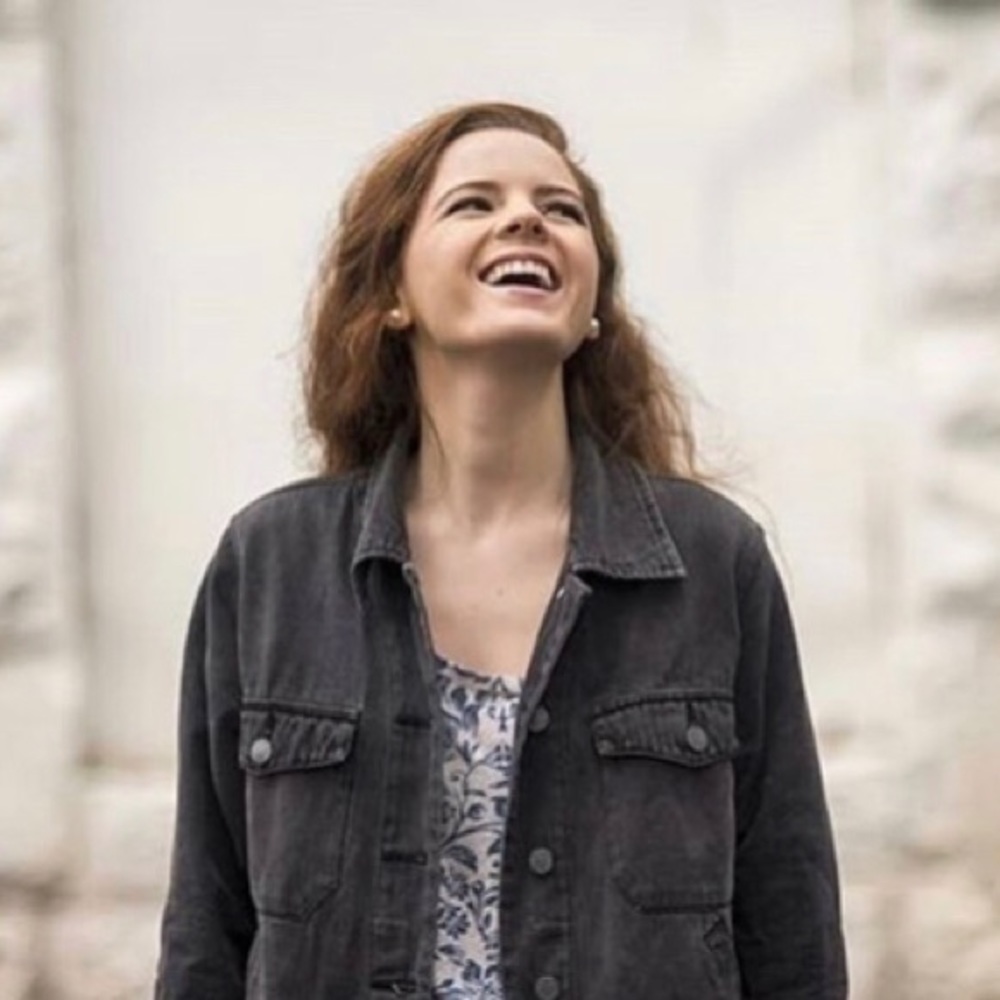 Meet your Posher, Elizabeth